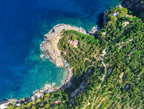 Tváře Podél Punta Campanella Poblíž Sorrenta Itálie Úžasný Letecký Pohled — Stock fotografie