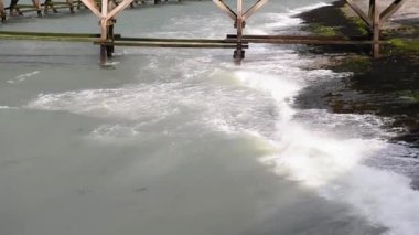 Etretat, Normandiya 'da plaj ve dalgalar