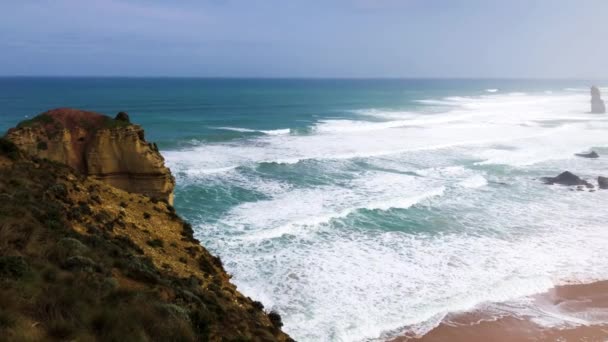 Flygfoto av tolv apostlar vid solnedgången. The Great Ocean Road, Australien — Stockvideo