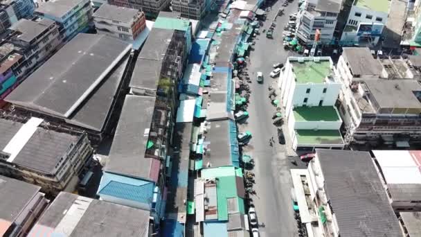 Incredibile vista aerea del paesaggio urbano Maeklong e del mercato ferroviario, Thailandia — Video Stock