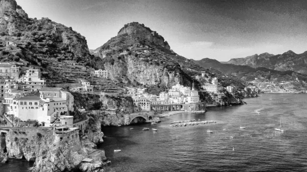 Campania Talya Daki Hareketli Bir Dan Amalfi Kıyı Şeridine Panoramik — Stok fotoğraf