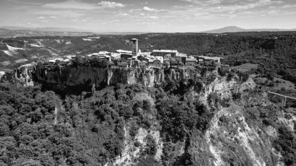 Vista Aérea Panorámica Civita Bagnoregio Desde Dron Volador Alrededor Ciudad —  Fotos de Stock