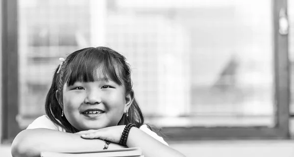 Asiatico Femmina Bambino Primaria Scuola — Foto Stock