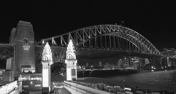Sydney Australia Agosto 2018 Rascacielos Urbanos Por Noche Desde Luna —  Fotos de Stock