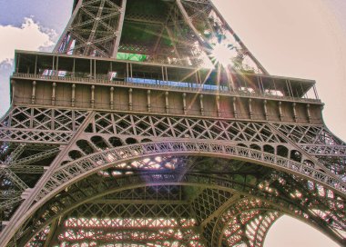 Paris'teki Eyfel Kulesi'nin gücü, Fransa
