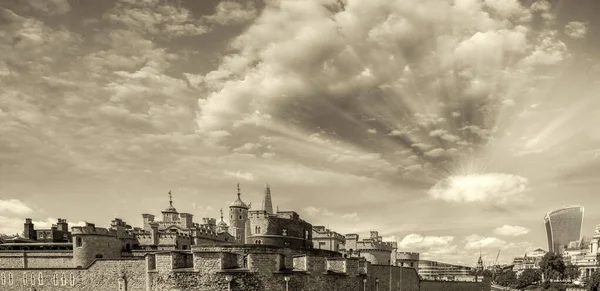 Htişamı Tower Londra Ngiltere — Stok fotoğraf