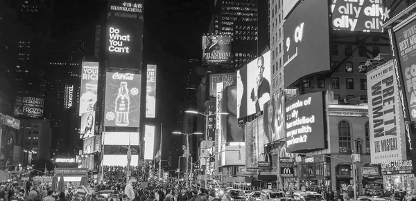 Νεα Υορκη Δεκεμβριοσ 2018 Times Square Νυχτερινή Κυκλοφορία Κατά Χειμερινή — Φωτογραφία Αρχείου