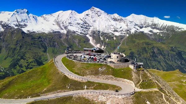 Atemberaubende Luftaufnahme Der Schneebedeckten Großglocknergipfel Sommer Drohnen Aussichtspunkt Über Edelweiß — Stockfoto