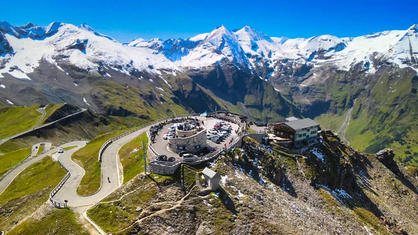 Atemberaubende Luftaufnahme Der Schneebedeckten Großglocknergipfel Sommer Drohnen Aussichtspunkt Über Edelweiß — Stockfoto