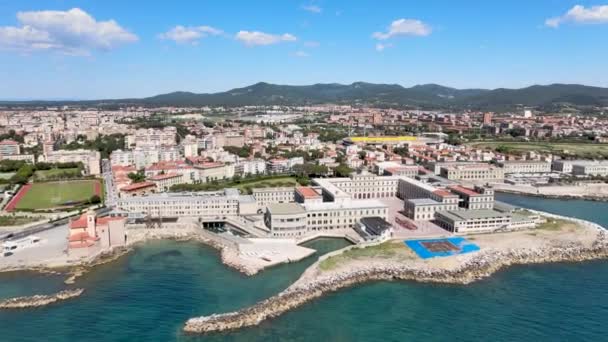 Prachtig uitzicht vanuit de lucht op de Livorno kust, Toscane — Stockvideo