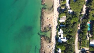 Tyrhenian Denizi Havadan görünüşü yaz mevsiminde bir drondan