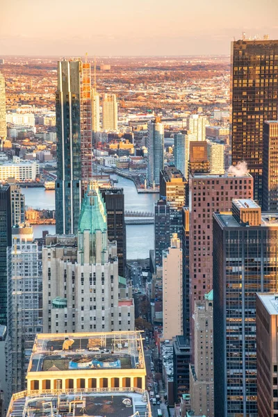 Manhattan Şehir Merkezinin Modern Gökdelenleri Kış Mevsiminde Çatıdan Hava Manzarası — Stok fotoğraf