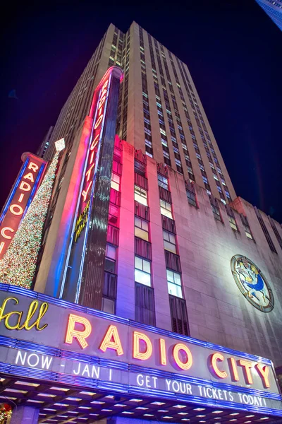 曼哈顿 2018年12月7日 无线电城音乐厅 Radio City Music Hall 是位于美国1260大道的一个娱乐场所 — 图库照片
