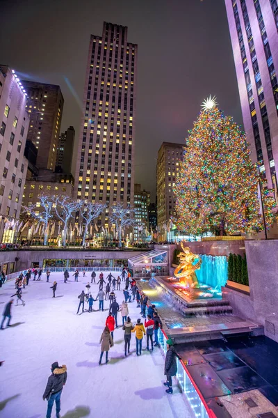 Manhattan November 2018 Toeristen Lokale Bevolking Genieten Nachts Van Ijsbaan — Stockfoto