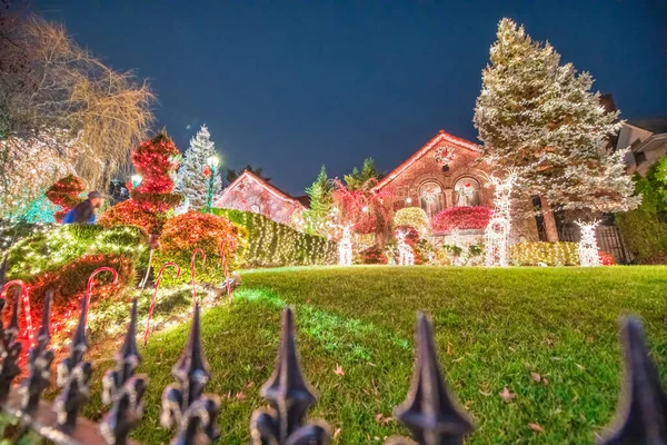 Außenansicht Des Berühmten Viertels Mit Bunten Weihnachtsdekorationen Der Nacht — Stockfoto