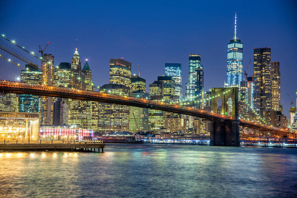The Brooklyn Bridge at night from Broolyn Bridge Park, New York City in winter