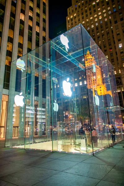 Manhattan Octubre 2015 Vista Exterior Del Apple Store Fifth Avenue —  Fotos de Stock