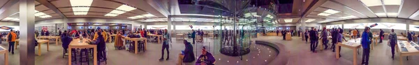 Manhattan Octubre 2015 Vista Interior Del Apple Store Fifth Avenue — Foto de Stock