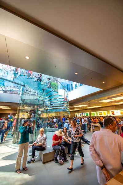 Manhattan Juni 2013 Inredning Apple Store Fifth Avenue Solig Dag — Stockfoto