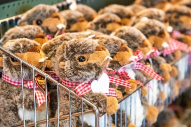 Dükkanda Peluşe Dağları