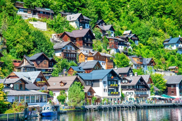Verbazingwekkende Mooie Stad Hallstatt Het Hoogseizoen Oostenrijk Huizen Boven Het — Stockfoto
