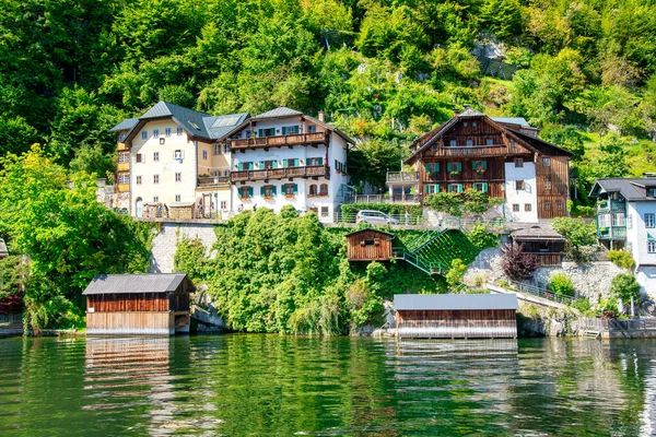 Cidade Bonita Surpreendente Hallstatt Estação Sumemr Áustria Casas Sobre Lago — Fotografia de Stock