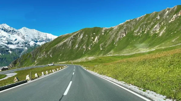 ถนนข ามอ ทยานแห งชาต Grossglockner สวยงามในฤด — ภาพถ่ายสต็อก