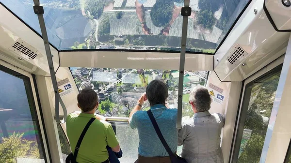 Hallstatt Áustria Setembro 2021 Teleférico Com Turistas — Fotografia de Stock