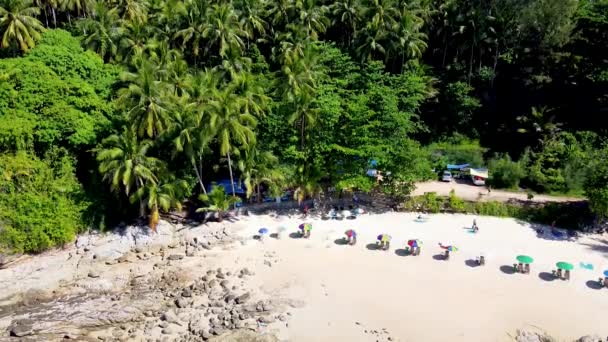 Αεροφωτογραφία του Surin Beach στο Πουκέτ, Ταϊλάνδη — Αρχείο Βίντεο