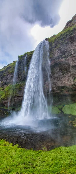 Wodospady Seljaland Islandia Niesamowity Krajobraz Wodą Roślinnością — Zdjęcie stockowe