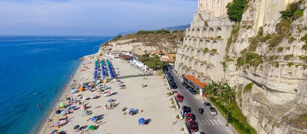 カラブリア州イタリアの Tropea のビーチの素晴らしい空撮 — ストック写真