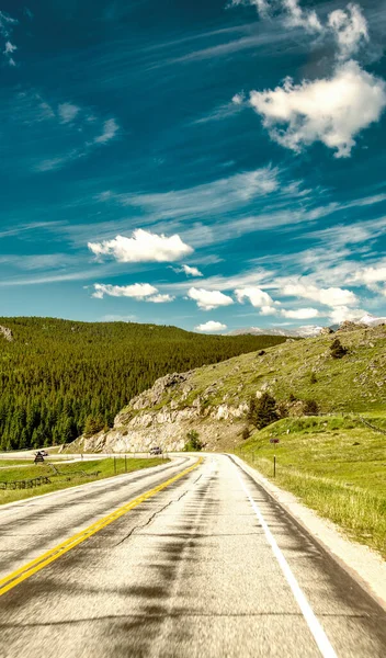 Vacker Väg Över Landsbygden Wyoming — Stockfoto