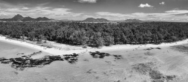 Mauritius içinde Ile aux Cerfs panoramik havadan görünümü.