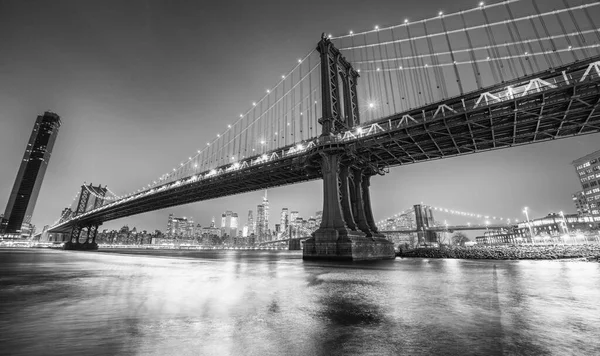 Los Puentes Brooklyn Manhattan Por Noche Desde Broolyn Bridge Park — Foto de Stock