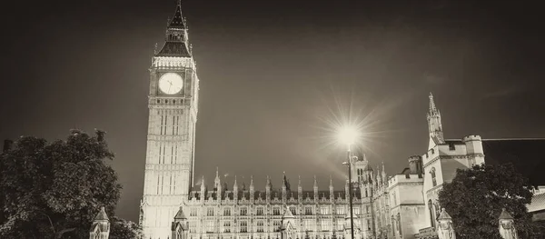 Pohled Ulic Westminsterského Paláce Noci Londýně — Stock fotografie