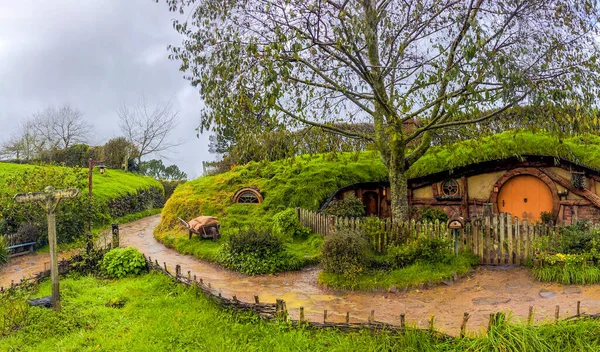 Панорамный Вид Hobbiton Movie Set Новой Зеландии — стоковое фото