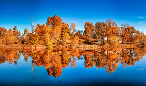 Río Oeste Árboles Follaje Colores Vermont Vista Panorámica — Foto de Stock