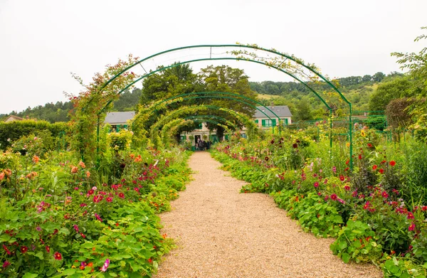 The Monet house and gardens — Stock Photo, Image