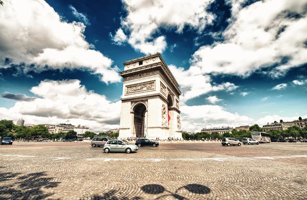 巴黎的凯旋门. — 图库照片