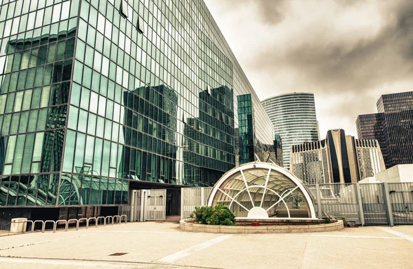 Edifícios modernos no grande distrito empresarial — Fotografia de Stock