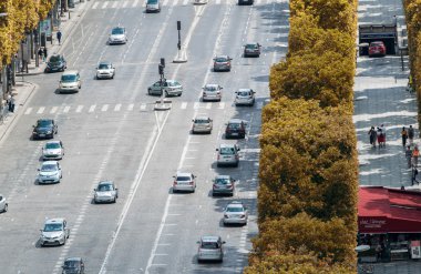 Champs Elysees caddesi havadan görünümü