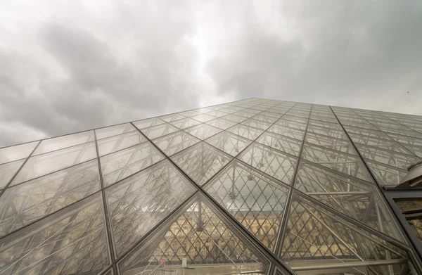 Pyramid of Louvre — Stock Photo, Image