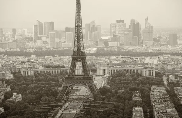 Landscape aerial view of Tour Eiffel on a cloudy day — Stock Photo, Image