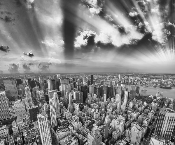 Manhattan in de schemering — Stockfoto