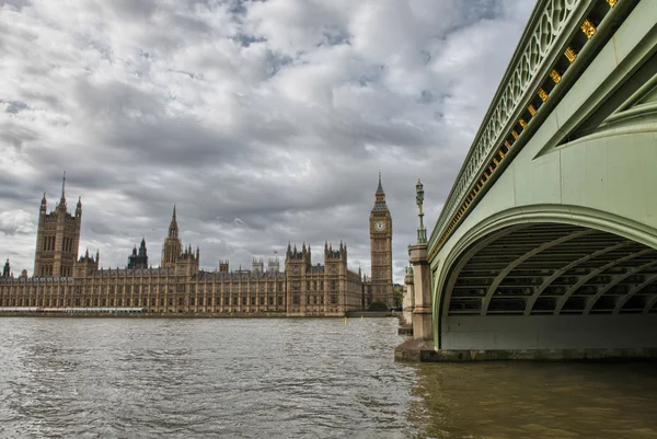 Γέφυρα Westminster και τα σπίτια του Κοινοβουλίου — Φωτογραφία Αρχείου