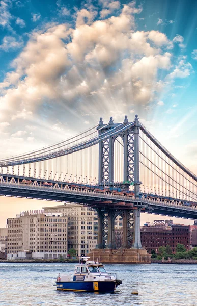 De manhattan bridge in new york — Stockfoto