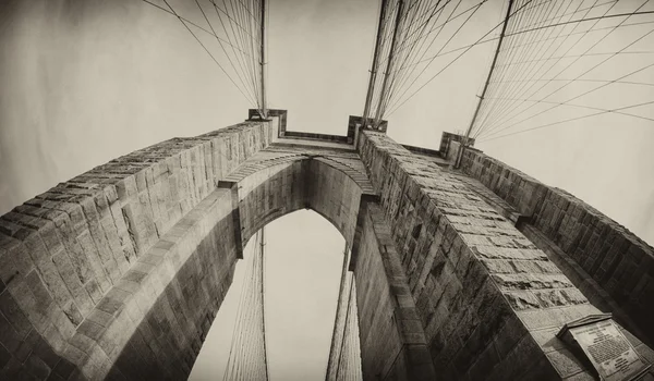 Brooklyn bridge pylonu v new york city — Stock fotografie