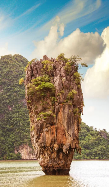 Phang nga 湾岩、ジェームズ ・ ボンド島 — ストック写真