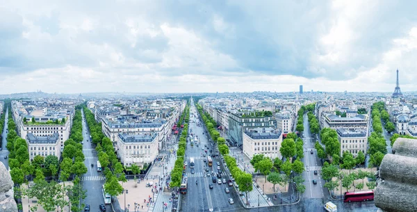 Paris, nordöstliche stadtseite vom arc de triomph — Stockfoto
