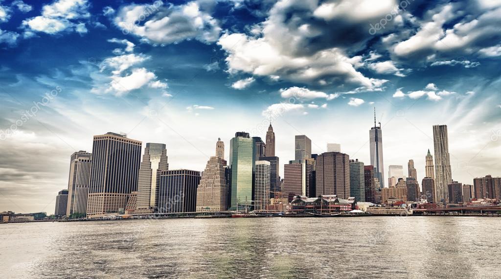Panoramic view of Lower Manhattan skyline